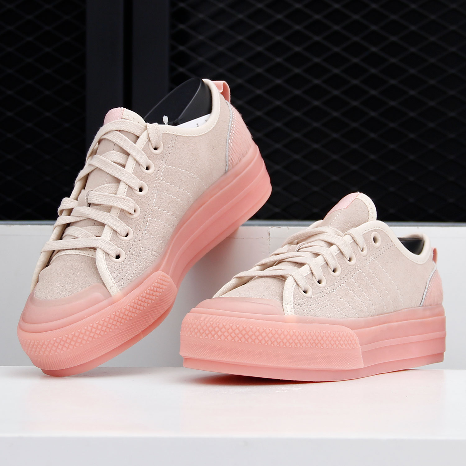 Adidas Genuine Originals Women - огляд і ціна Adidas Shoes Gazelle